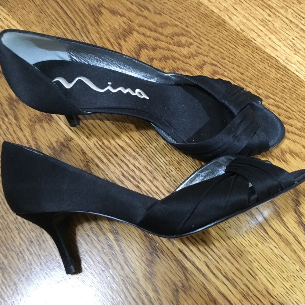 Satin shoe